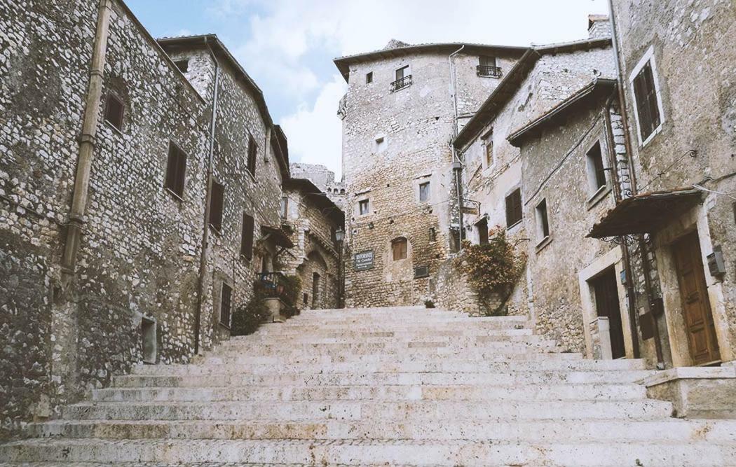 A Casa Di Lino Leilighet Sermoneta Eksteriør bilde